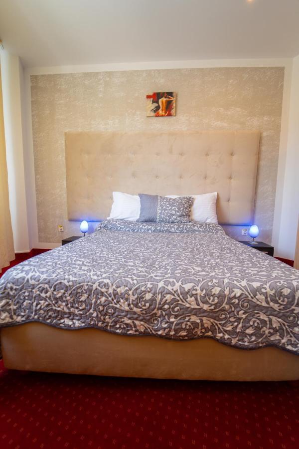 Hotel Strelitia Timisoara Esterno foto