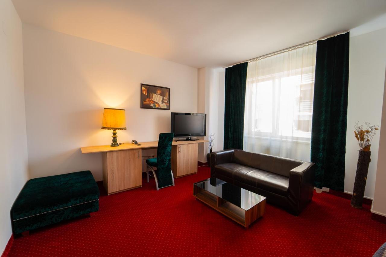 Hotel Strelitia Timisoara Esterno foto